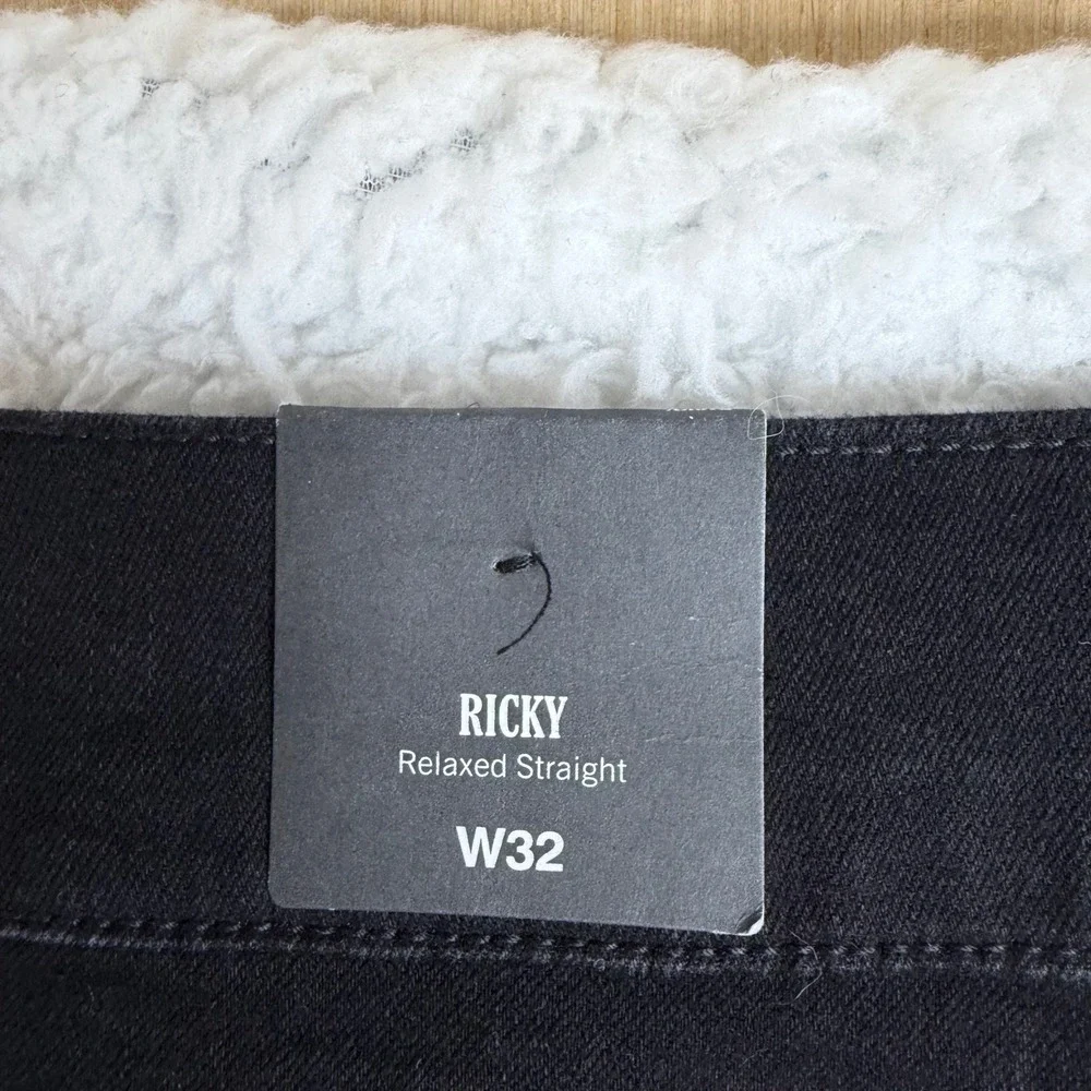 NEW True Religion Ricky Relaxed Straight Jeans Black Red 107330 Mens 32x33